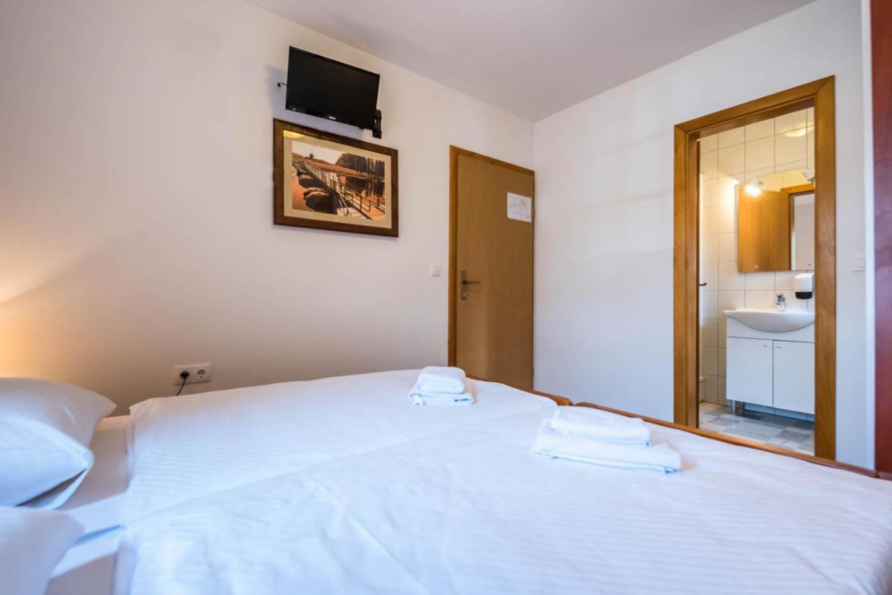 Hotel Srakovcic Heart Of Nature Ribnik Esterno foto